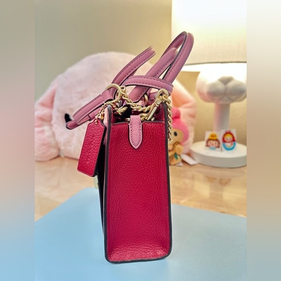 Coach cross body bag. - Picture 4 of 13